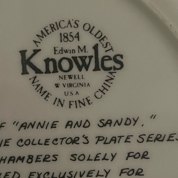 Edwin M Knowles China Company Annie & Sandy Collector Plate Painted By W Chamber - Picture 6 of 10